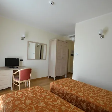 Semi Di Limone Отель Мольяно-Венето