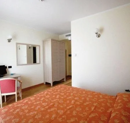 Semi Di Limone Hotel 2*